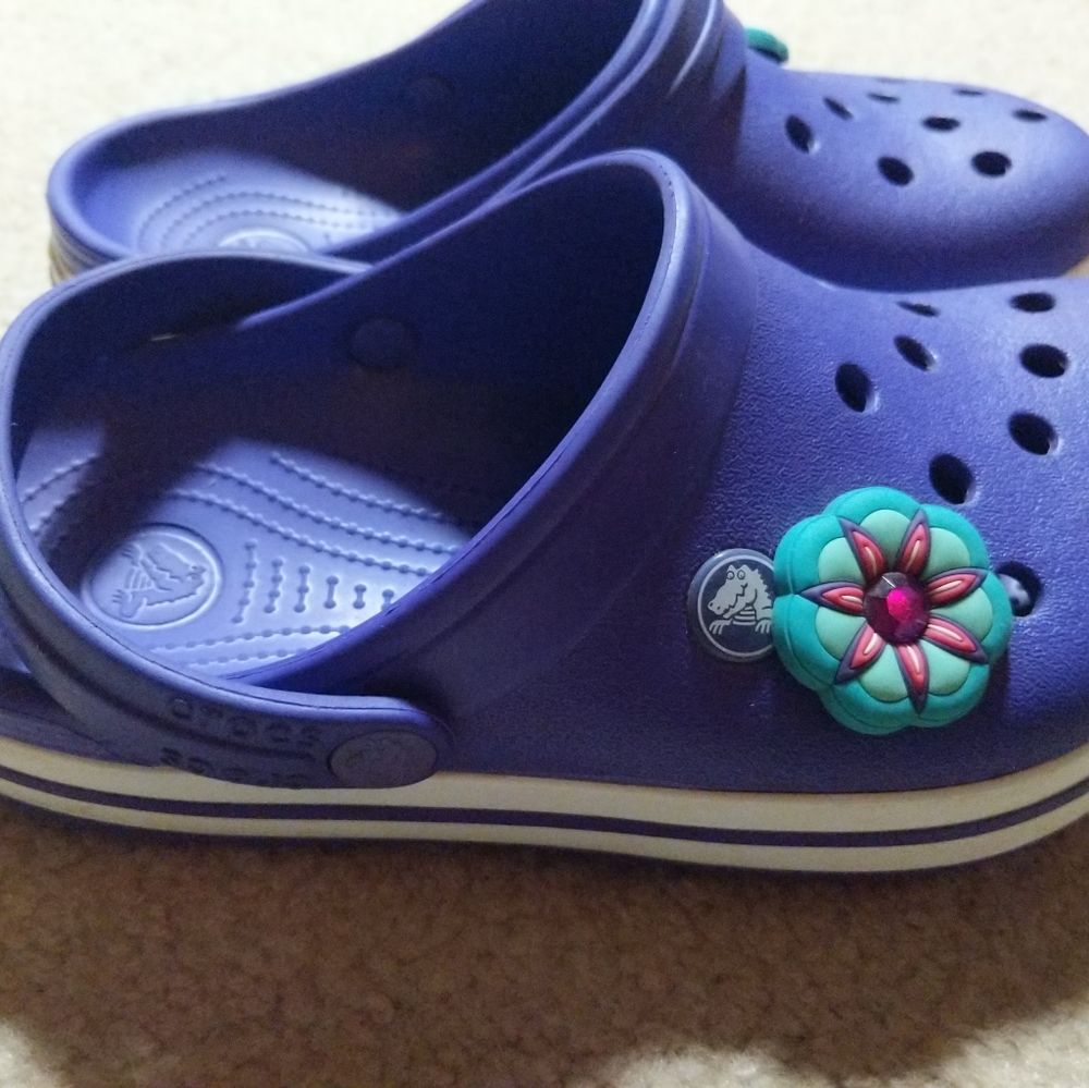 Girls purple Crocs